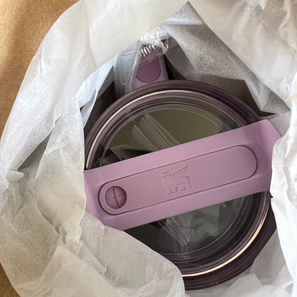 🎄✨Stanley Purple Hello kitty Quencher Tumbler✨🎄 - Picture 4 of 4